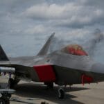 Myśliwiec F-22 Raptor podczas pokazu lotniczego w Virginii